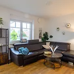 Apartment Traumhaus Mit Garten