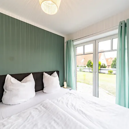 Appartamento Grosses Haus Fuer Gruppen Und Laengere Aufenthalte 210qm - 5 Sz, Garten, Bis 10 Personen Reppenstedt