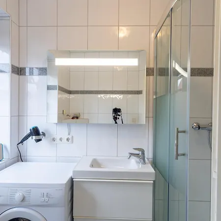 Grosses Haus Fuer Gruppen Und Laengere Aufenthalte 210qm - 5 Sz, Garten, Bis 10 Personen Reppenstedt
