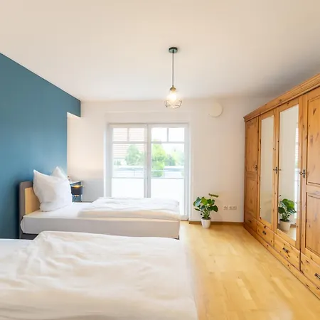 Appartamento Grosses Haus Fuer Gruppen Und Laengere Aufenthalte 210qm - 5 Sz, Garten, Bis 10 Personen Reppenstedt