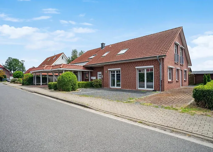 Апартаменты Traumhaus Mit Garten Reppenstedt