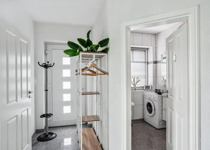 Апартаменты Traumhaus Mit Garten