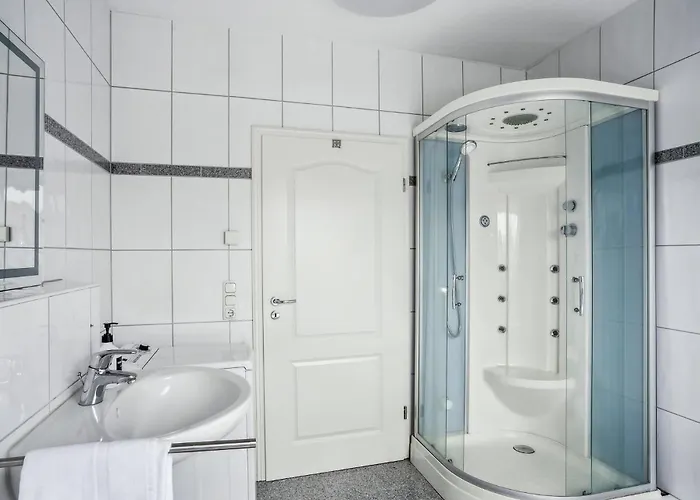 Апартаменты Traumhaus Mit Garten