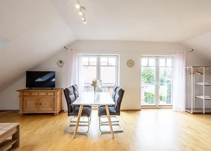 Апартаменты Traumhaus Mit Garten Reppenstedt